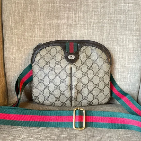 Authenticc Gucci vintage web sherry line crossbodydy bag 904.02.047 (C20001) - Picture 1 of 16